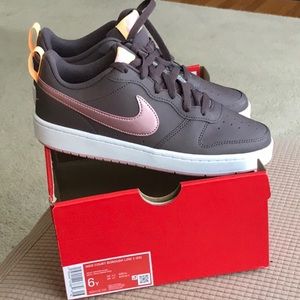 Nike Court Borough Low 2